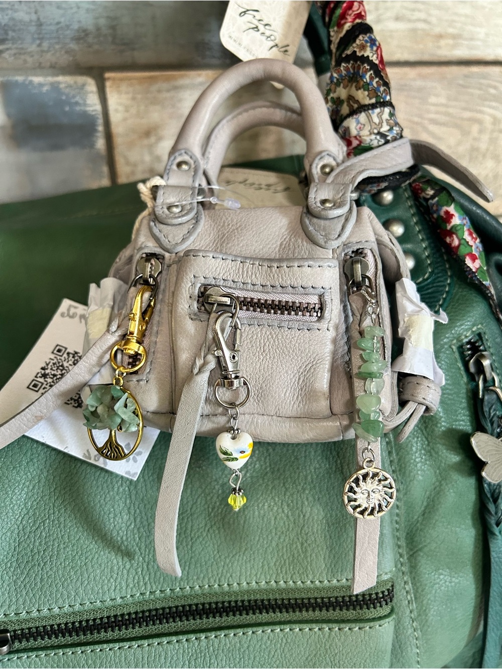 ❌SOLD❌ NWT We The Free Ombre Emerson Tote w/ Micro Emerson, Charms, Scarves - Picture 3 of 16